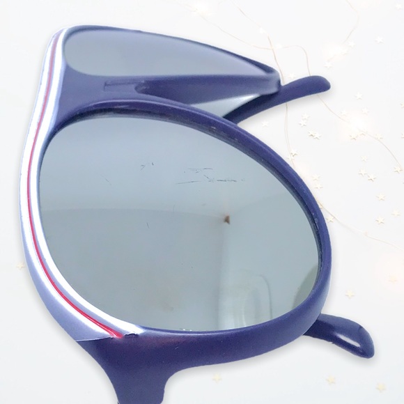 Funky 80's Vintage Aviator-Inspired Sunglasses - Picture 5 of 10